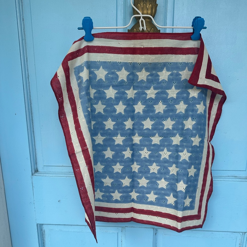Two Vintage American Flag Scarves - Picture 2 of 14